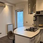 Enea Luxury - Piccinni Апартаменти *